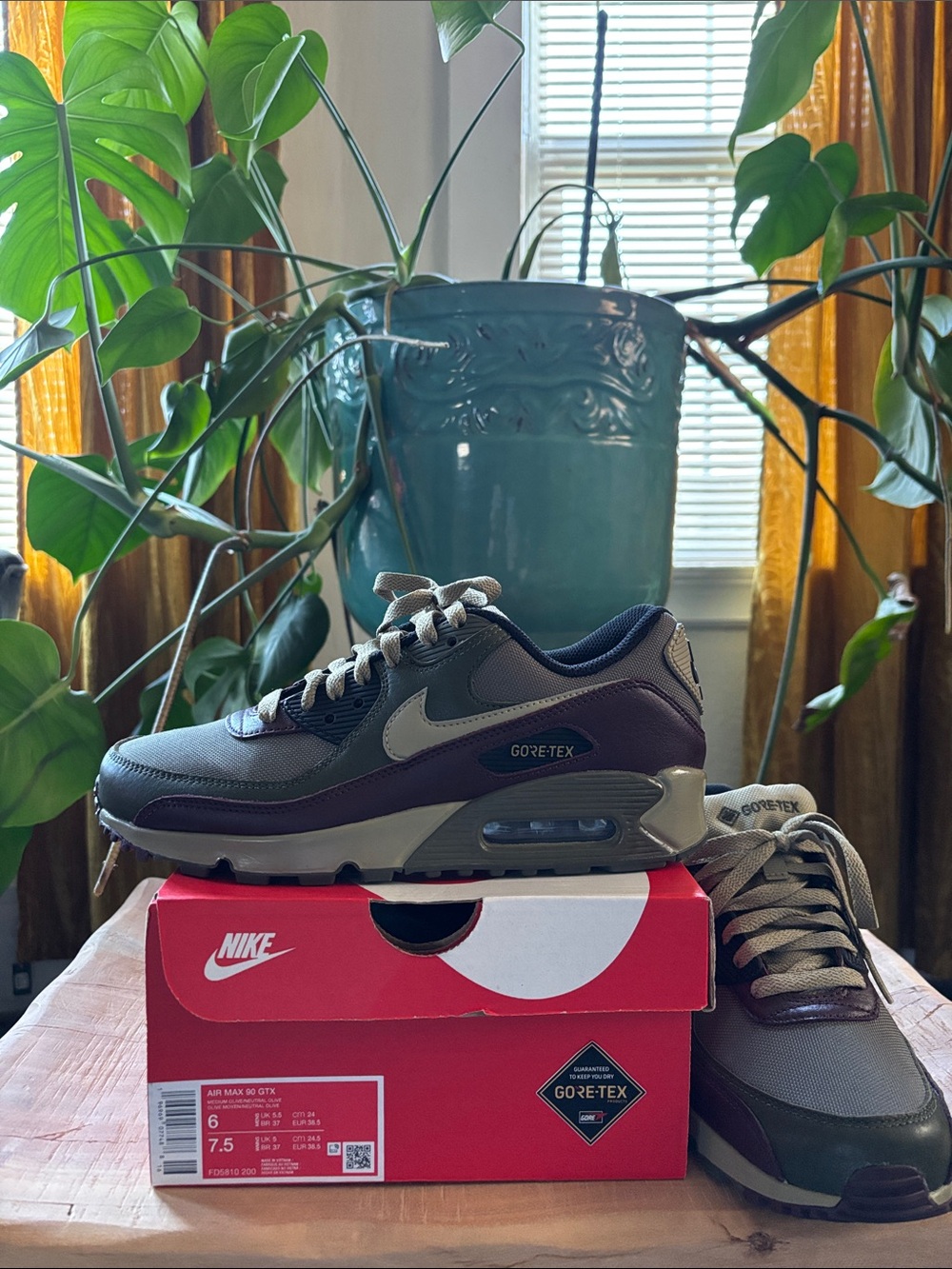 Nike Air Max 90 GORE-TEX Men's Sneakers — Gray & Olive